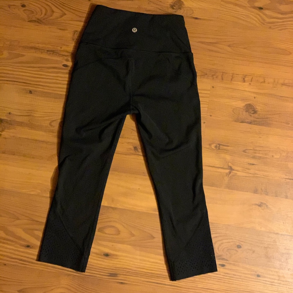Lululemon crops